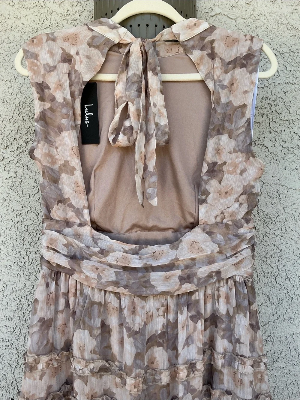 NWT Lulu’s Happily Sweet Beige Floral Mock Neck Backless Midi Dress Large Chic - Picture 8 of 10
